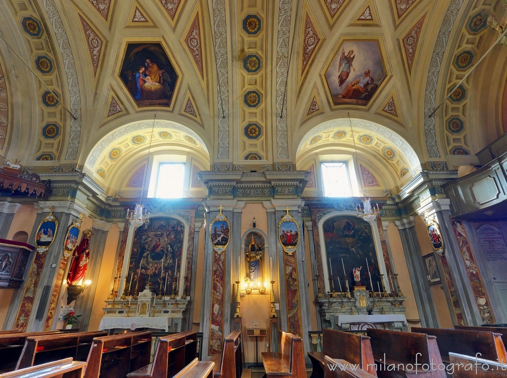 Andorno Micca (Biella) - Lato destro della navata della Chiesa di San Giuseppe di Casto
